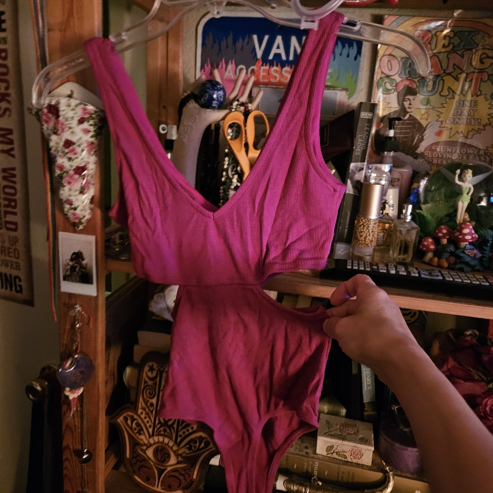 Raspberry body suit - Picture 2 of 3